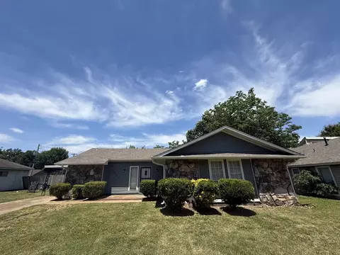 6136 Scarlet Leaf Dr, Memphis, TN 38141