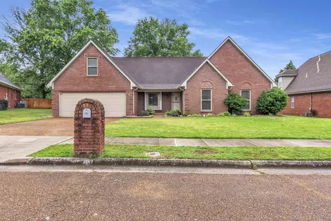 2957 Valley Lake Dr, Bartlett, TN 38135