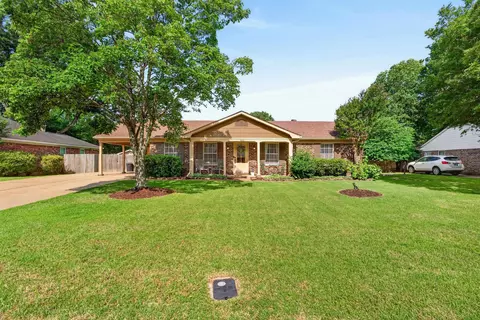 895 Barbara Lynn Dr, Collierville, TN 38017