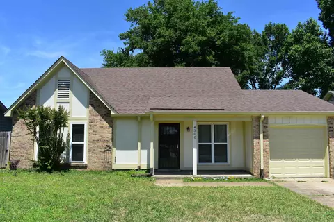 4300 Bennett Wood Dr, Millington, TN 38053