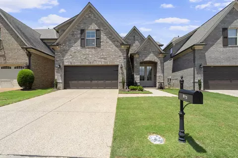 873 Winter Leaf Dr, Cordova, TN 38018