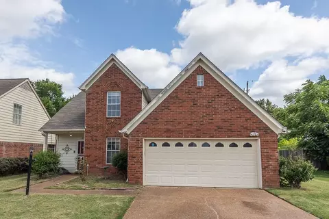 8412 Creek Front Dr, Memphis, TN 38016