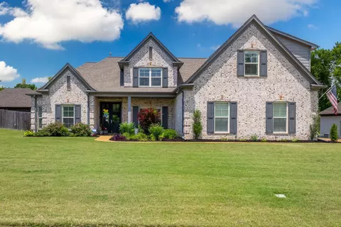 178 E Cherrybark Dr, Atoka, TN 38004