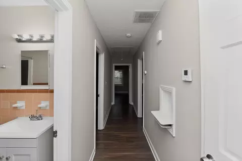 Entry Way - 318 E Raines Rd, Memphis, TN 38109 photo 2 of 2