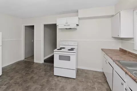 Kitchen - 318 E Raines Rd, Memphis, TN 38109 photo 1 of 2
