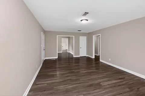 Living - 318 E Raines Rd, Memphis, TN 38109 photo 3 of 5