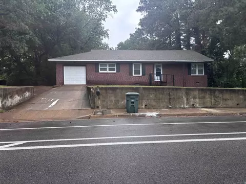 318 E Raines Rd, Memphis, TN 38109