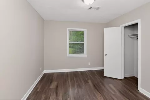 Bedroom - 318 E Raines Rd, Memphis, TN 38109 photo 5 of 6