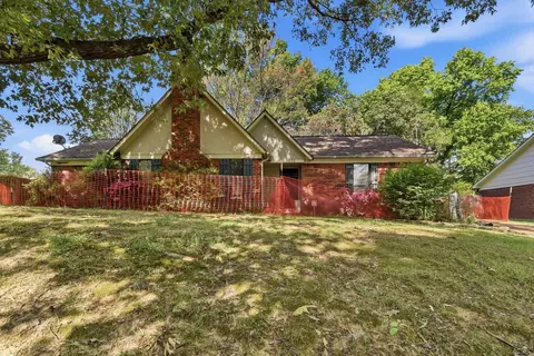 939 Pheasant Hollow Dr, Cordova, TN 38018