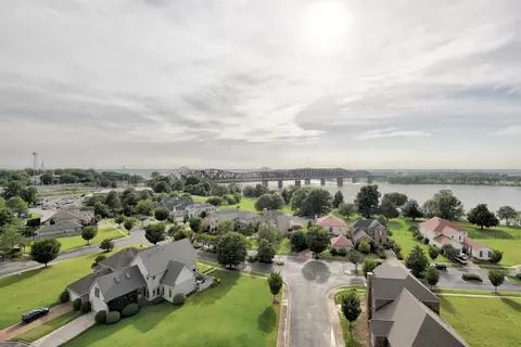 717 Riverside Dr #904, Memphis, TN 38103