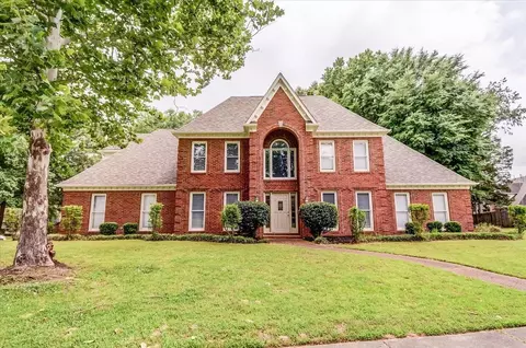 8855 Bridlewood Ln, Cordova, TN 38016