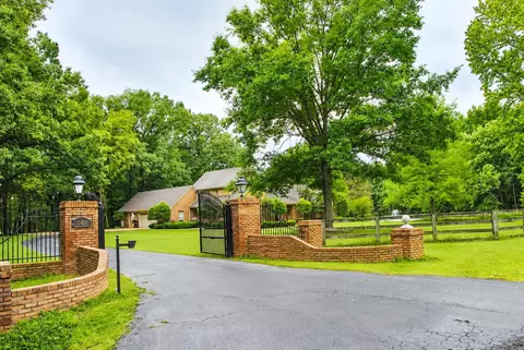 11403 Country Forest Cv, Collierville, TN 38017