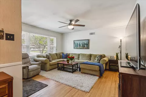 Living - 4563 Dearing Rd, Memphis, TN 38117 photo 1 of 1