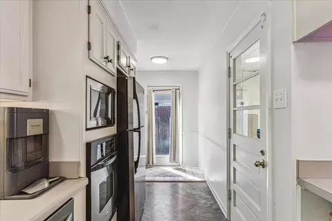 Entry Way - 4563 Dearing Rd, Memphis, TN 38117 photo 4 of 5
