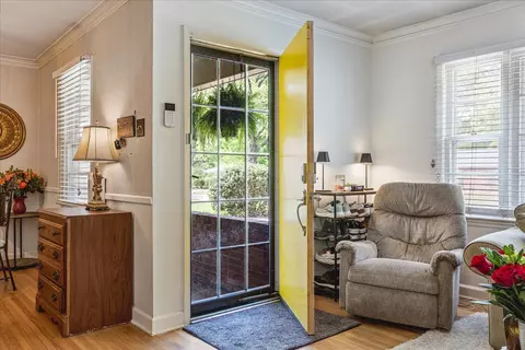Entry Way - 4563 Dearing Rd, Memphis, TN 38117 photo 2 of 5