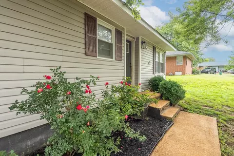 30 Center Ave, Munford, TN 38058