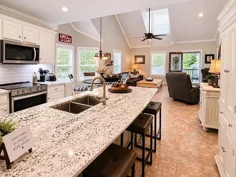 Kitchen - 29 Tamara Trl, Iuka, MS 38852 photo 1 of 5