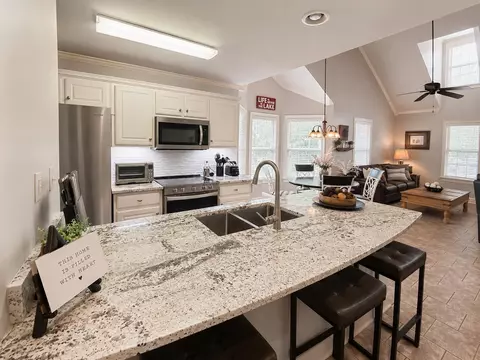 Kitchen - 29 Tamara Trl, Iuka, MS 38852 photo 3 of 5