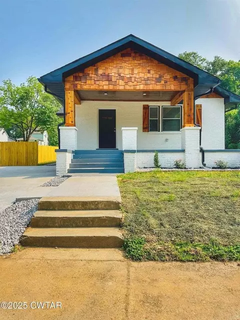 125 Hatton St, Jackson, TN 38301