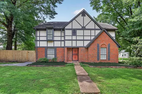 7673 Cross Village Dr, Germantown, TN 38138