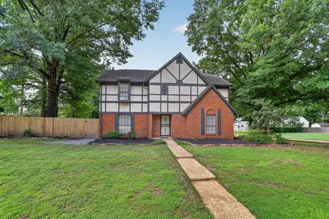 7673 Cross Village Dr, Germantown, TN 38138