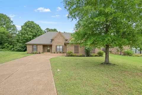 Exterior - 1586 Mckenas Way Cv, Hernando, MS 38632 photo 2 of 7