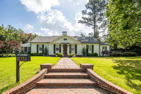 390 Williamsburg Ln, Memphis, TN 38117