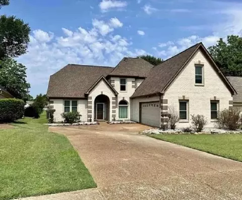 1221 Cordova Club Dr, Cordova, TN 38018