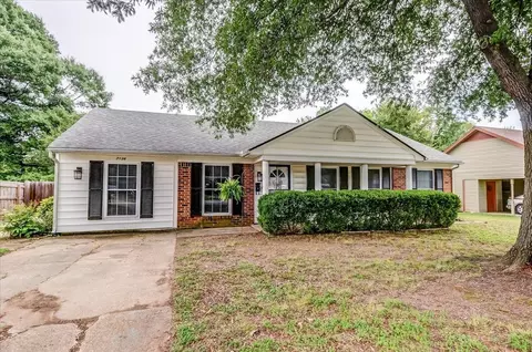 7136 Juana Dr, Millington, TN 38053