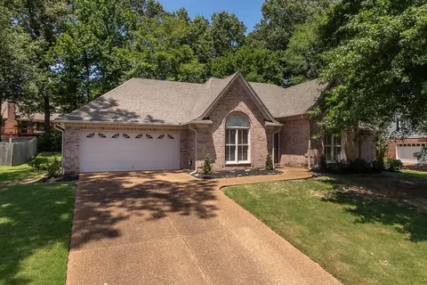8668 Wood Mills Dr W, Cordova, TN 38016