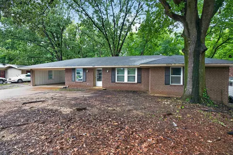 1890 Pennel Rd, Memphis, TN 38116