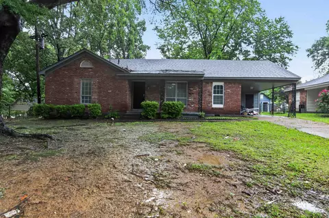 3530 Naylor Dr, Memphis, TN 38128