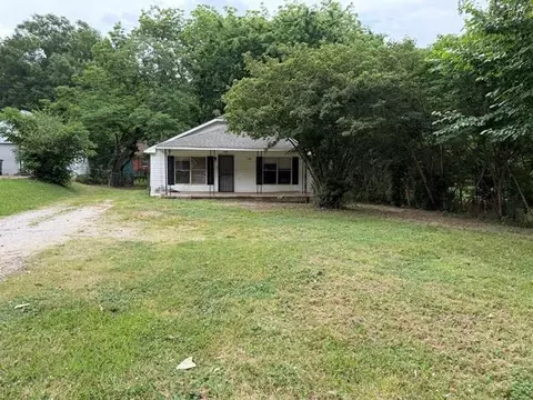 3582 Overton Crossing St, Memphis, TN 38127