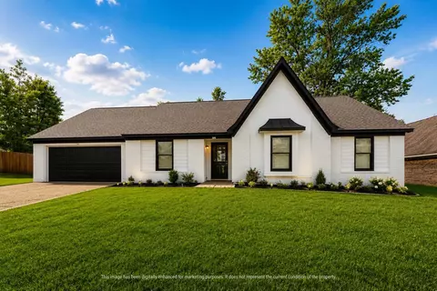 7421 Richmond Rd, Memphis, TN 38125