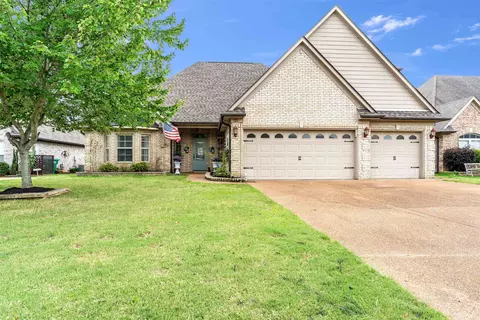 310 Whispering Meadows Dr, Oakland, TN 38060