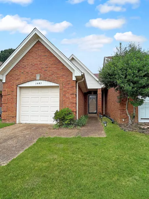 1681 Oaken Bucket Dr, Cordova, TN 38016