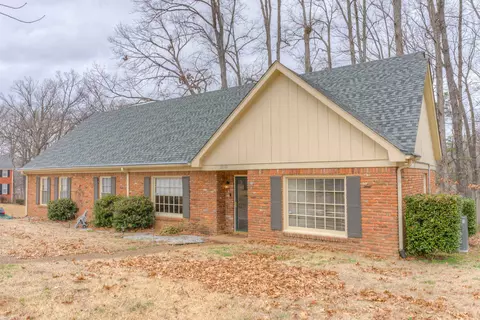 2110 Woodside Dr, Germantown, TN 38138
