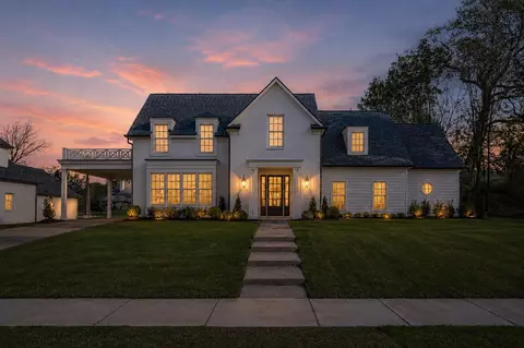 9140 Cheatham Ln, Germantown, TN 38138