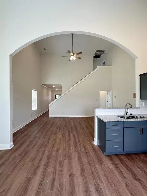 Entry Way - 2120 Crowne Heights Dr, Newbern, TN 38059 photo 3 of 4