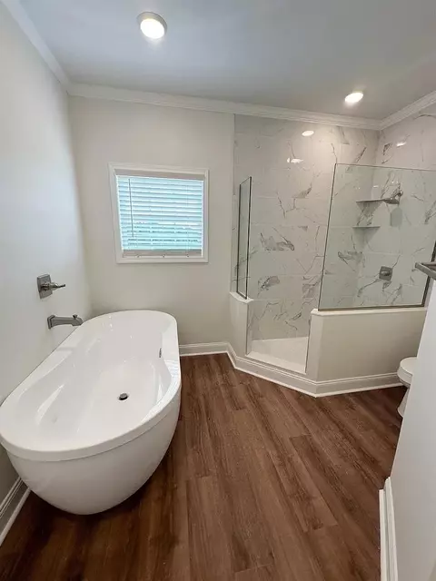 Bath - 2120 Crowne Heights Dr, Newbern, TN 38059 photo 3 of 4