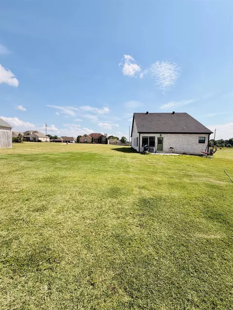 Exterior - 2120 Crowne Heights Dr, Newbern, TN 38059 photo 2 of 3