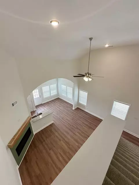Entry Way - 2120 Crowne Heights Dr, Newbern, TN 38059 photo 2 of 4