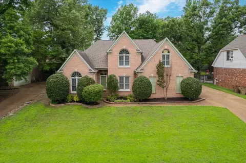 215 Leaf Trail Ct, Memphis, TN 38018