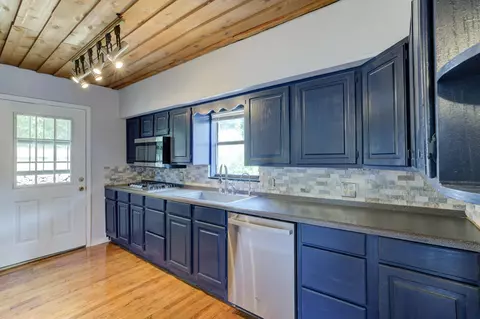 Kitchen - 3522 Stuart Rd, Memphis, TN 38111 photo 2 of 3