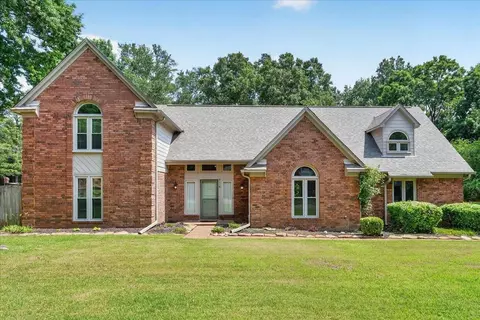 9118 Fox Ridge Rd, Germantown, TN 38139