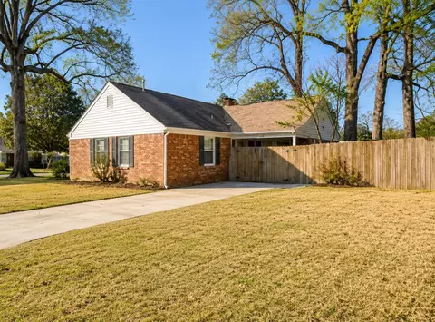 Exterior - 4980 Dee Rd, Memphis, TN 38117 photo 2 of 5
