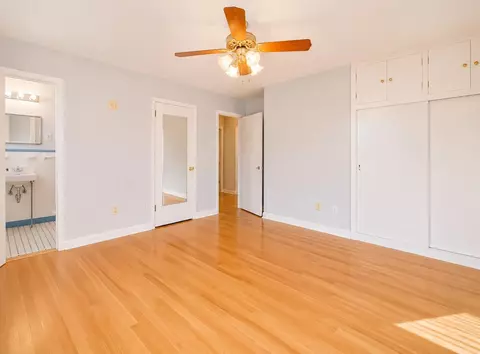Bedroom - 4980 Dee Rd, Memphis, TN 38117 photo 3 of 3