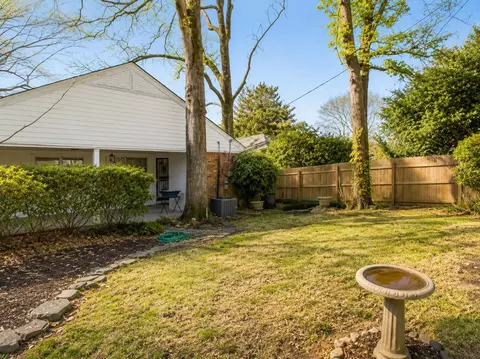 Exterior - 4980 Dee Rd, Memphis, TN 38117 photo 4 of 5