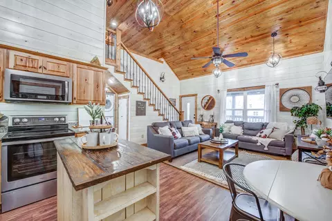 700 Fairway Ln, Counce, TN 38326