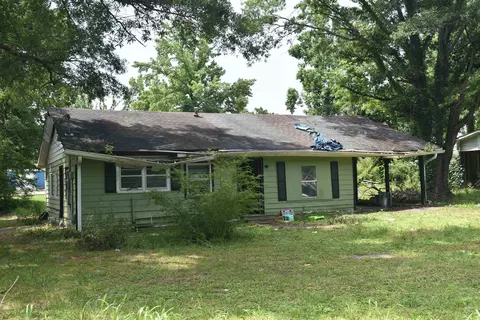 212 Macon St, Savannah, TN 38372